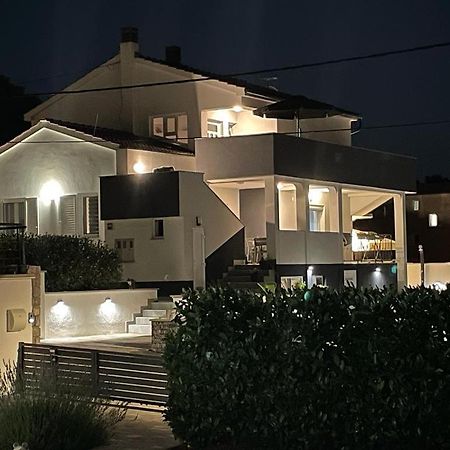 Apartman Niko Malinska Εξωτερικό φωτογραφία
