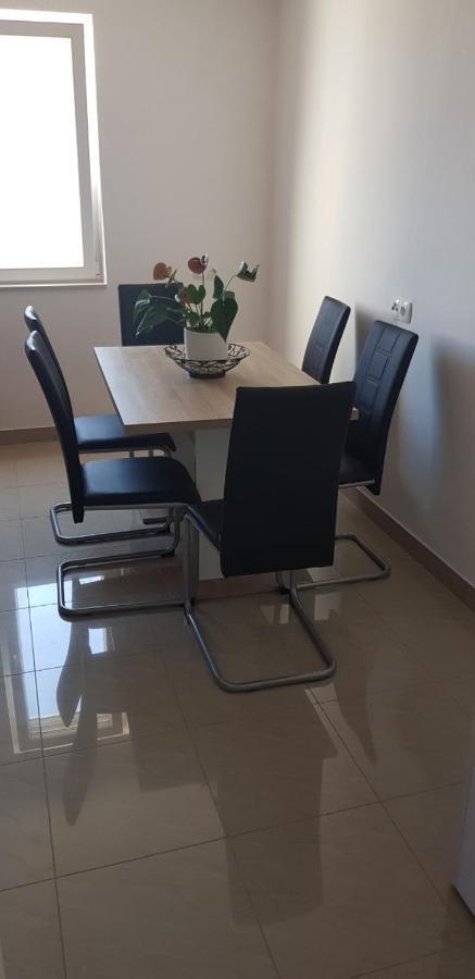 Apartman Niko Malinska Εξωτερικό φωτογραφία
